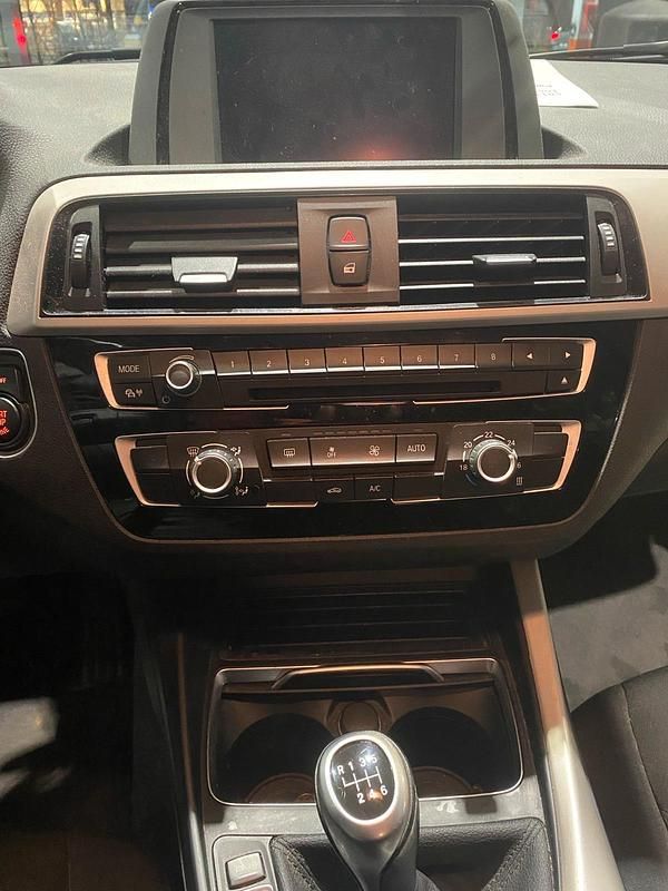 Gebraucht BMW 118 136 PS (100 kW) 2018 Blau Kleinwagen