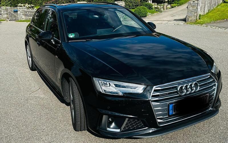 Schwarz Gebraucht 2019 Audi A4 S-Line Kombi | 26.000 € (Superpreis) - Bild 1/4