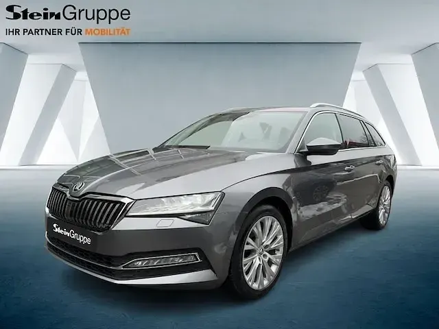 Gebraucht Skoda Superb Style 218 PS (160 kW) 2023 Grau Kombi