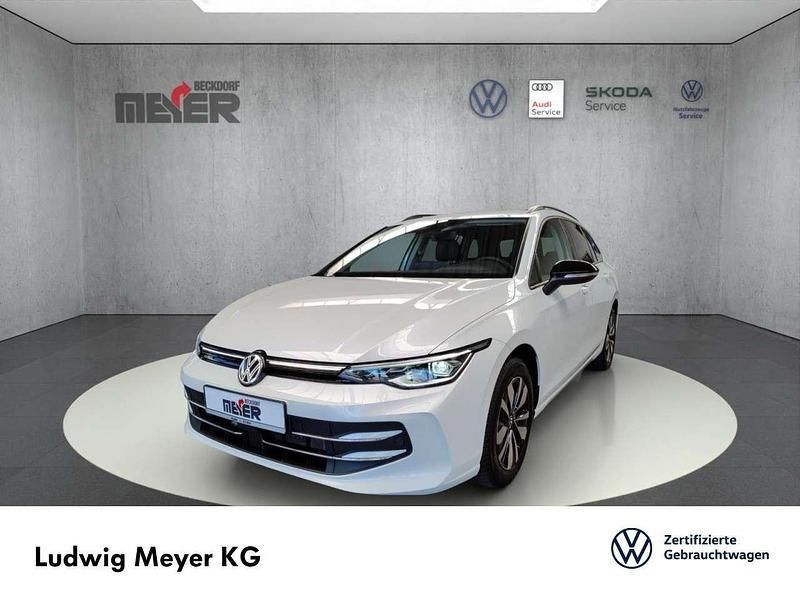 Oryxweiß perlmutteffekt Gebraucht 2024 VW Golf VIII Goal Kombi | 31.390 € (Superpreis) - Bild 1/4