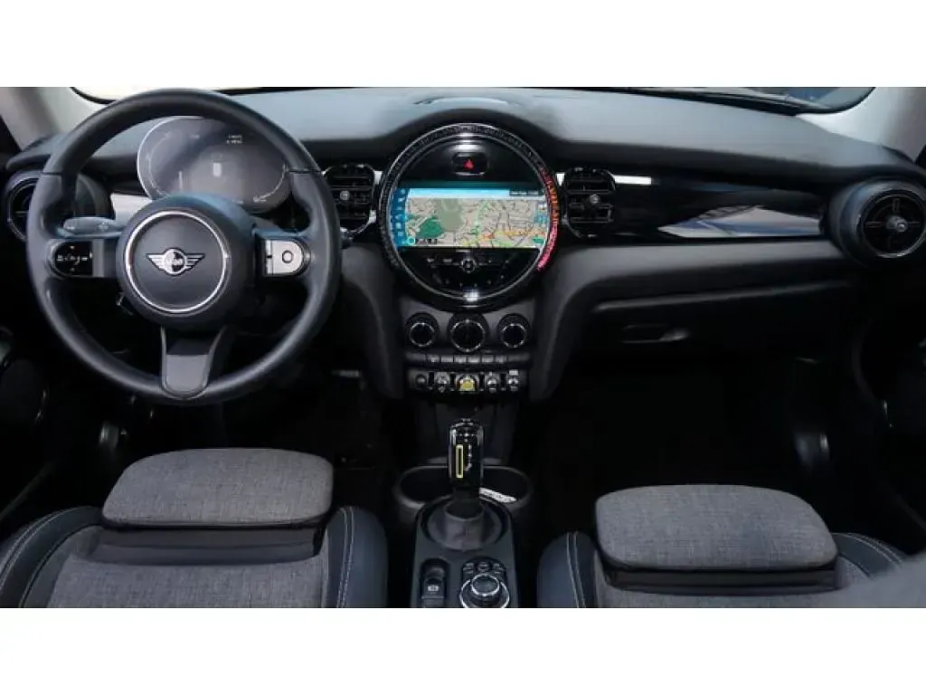 Gebraucht Mini Cooper 135 kW (184 PS) 2022 Enigma black (metallic) Kleinwagen