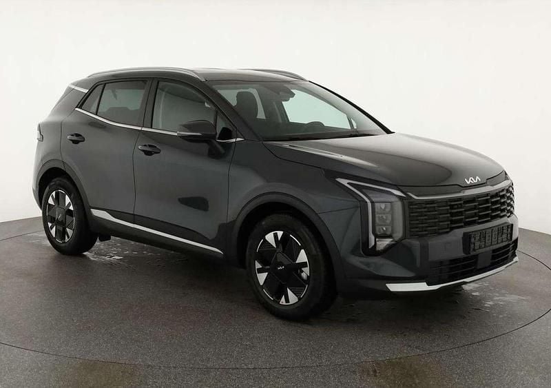 Magmarot metallic Neu 2025 Kia Sportage Urban SUV | 31.045 € (Guter Preis) - Bild 1/4