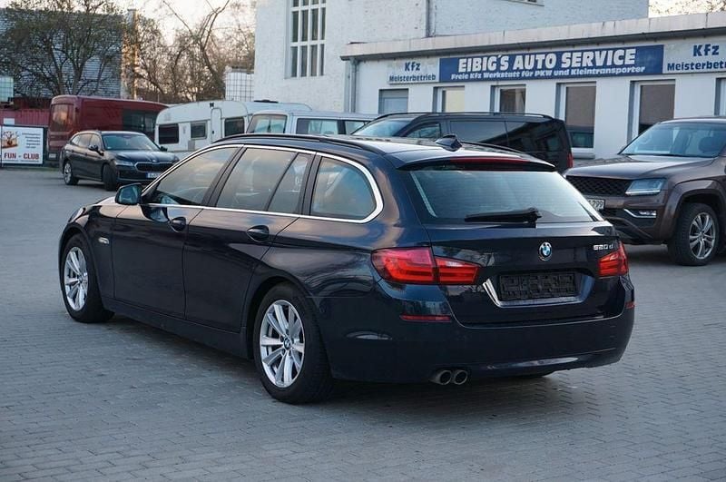 Gebraucht BMW 520 Sport Line 184 PS (135 kW) 2012 Blau Kombi