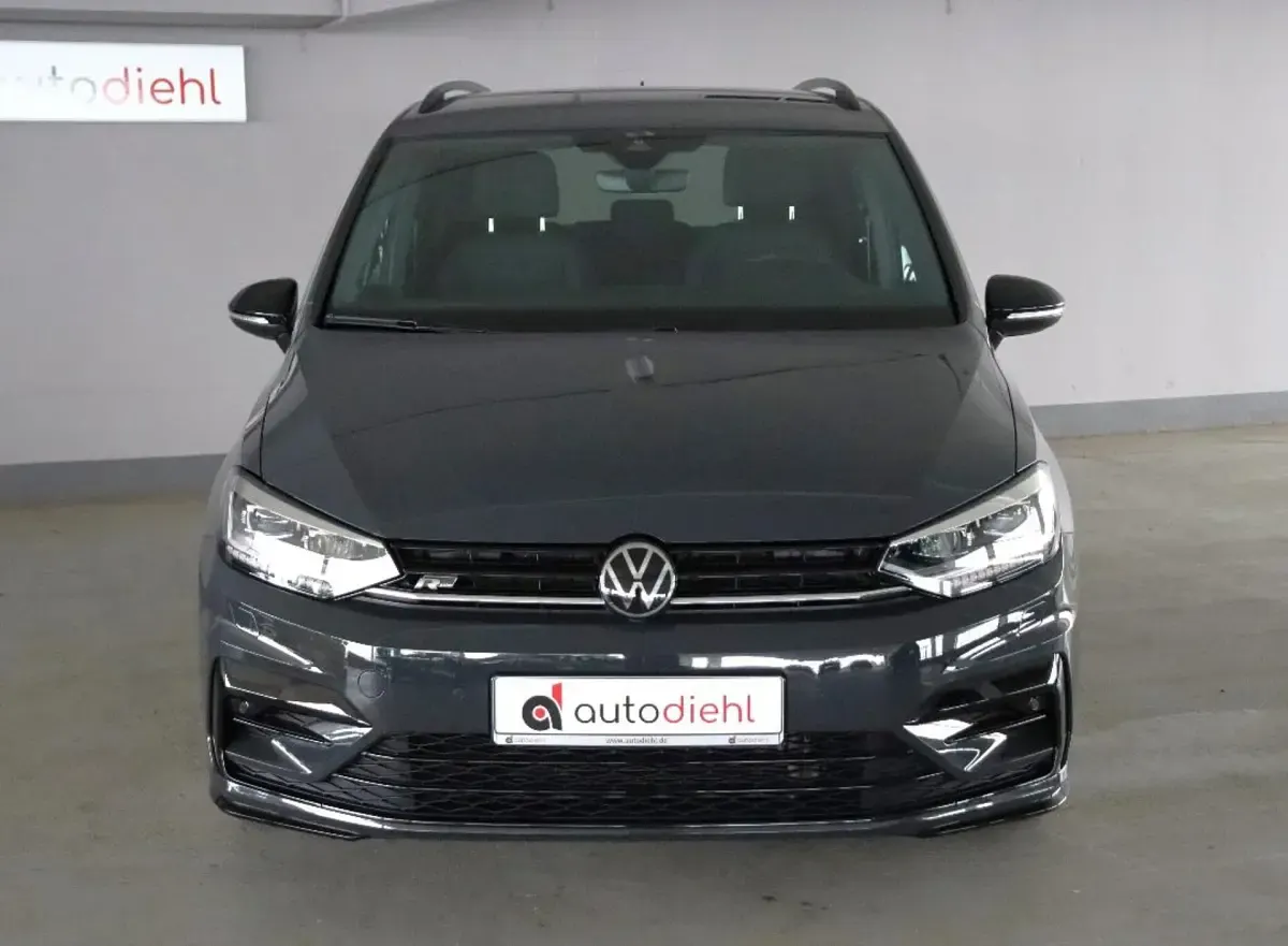 Gebraucht VW Touran Highline 150 PS (110 kW) 2025 Grau Van / Kleinbus