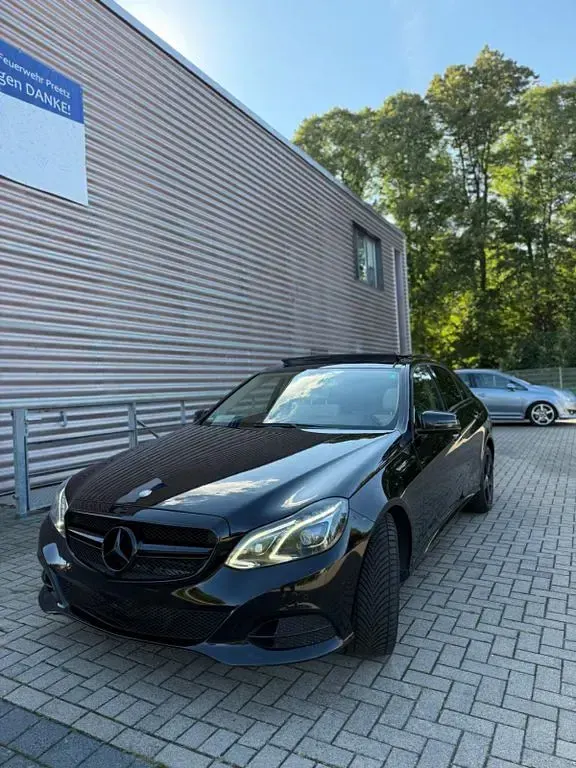Second-hand Mercedes E250 204 CP (150 kW) 2013 Negru Berlinǎ