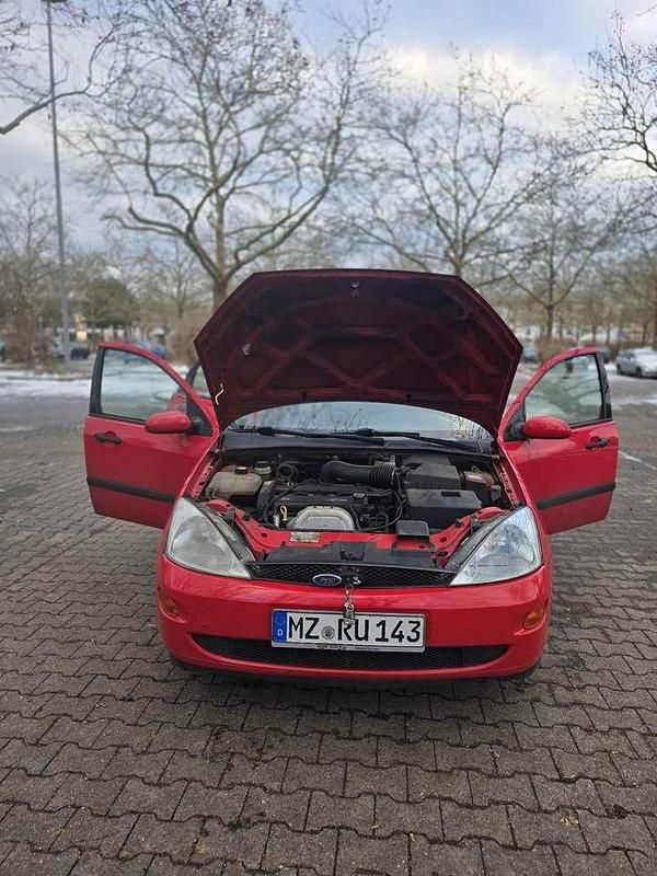 Gebraucht Ford Focus Ghia 101 PS (74 kW) 2000 Rot Limousine