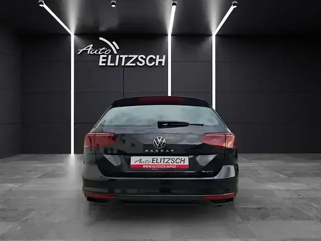 Gebraucht VW Passat Business 240 PS (176 kW) 2022 Deep black perleffekt Kombi