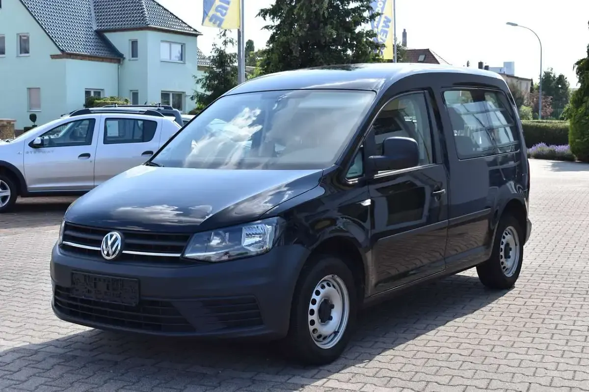 Gebraucht VW Caddy 84 PS (61 kW) 2019 Schwarz Van / Kleinbus