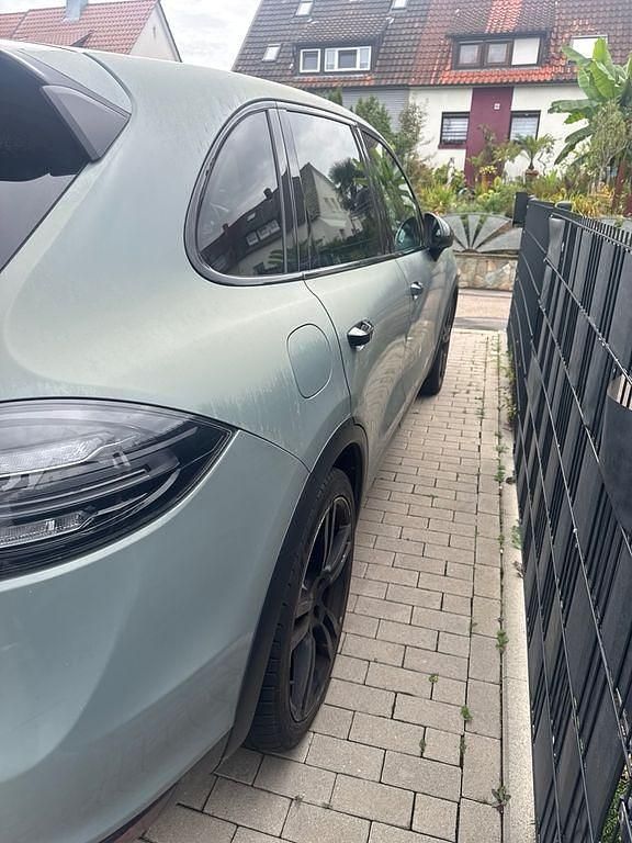 Silber Gebraucht 2011 Porsche Cayenne S SUV | 18.800 € (Etwas zu teuer) - Bild 1/4