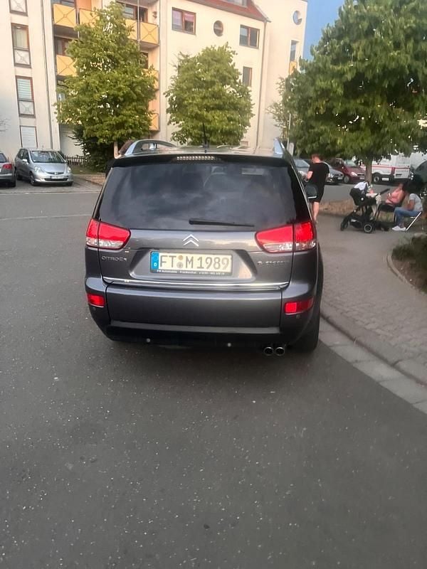 Grau Gebraucht 2010 Citroën C-Crosser SUV | 10.500 € - Bild 1/4