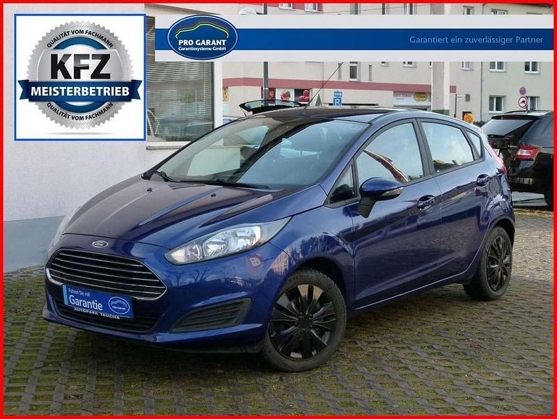 Gebraucht Ford Fiesta 82 PS (60 kW) 2015 Blau Kleinwagen