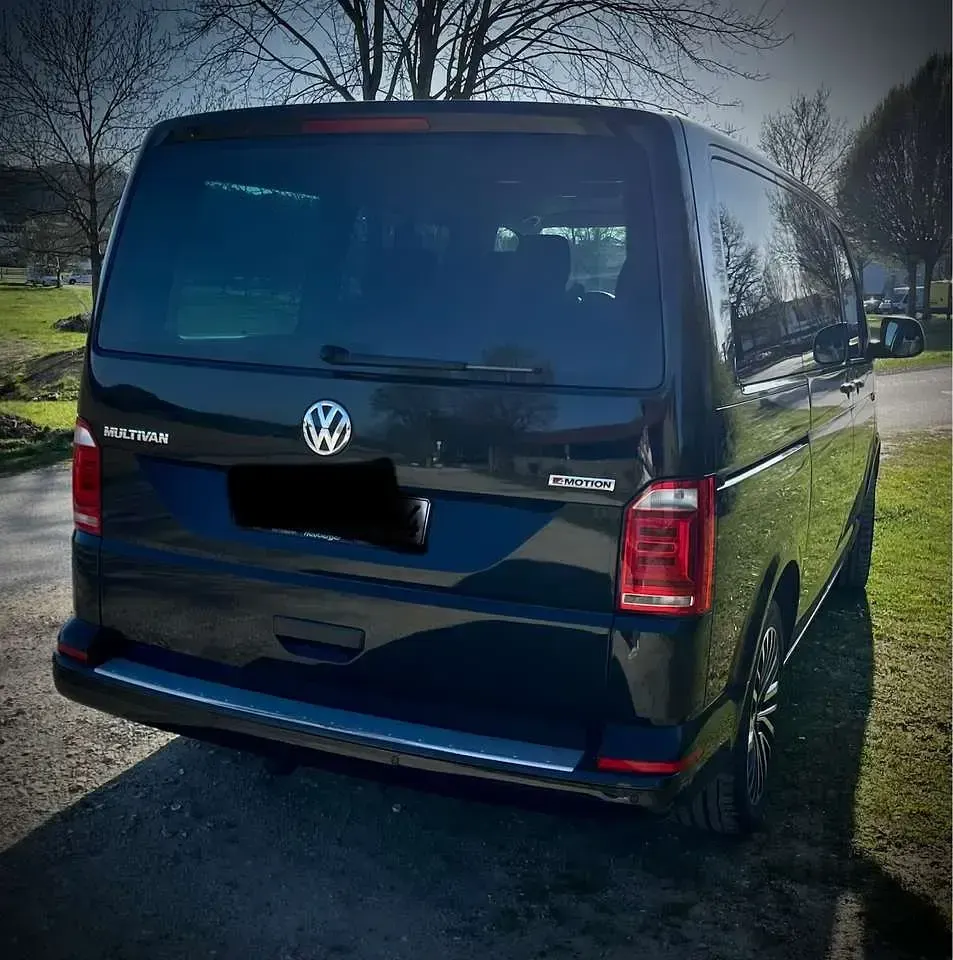 Gebraucht VW Multivan Trendline 150 PS (110 kW) 2019 Schwarz Van / Kleinbus