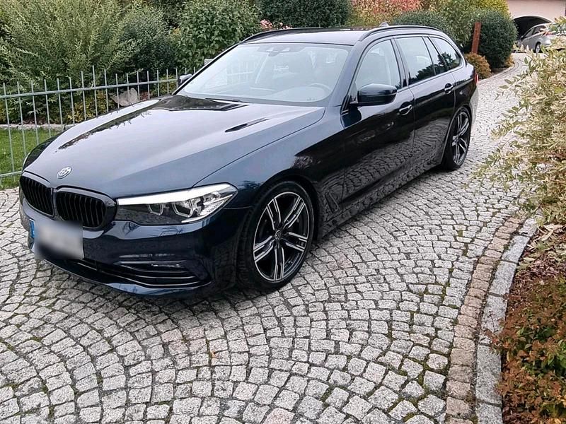 Blau Gebraucht 2019 BMW 525 Sport Line Kombi | 26.500 € (Fairer Preis) - Bild 1/4