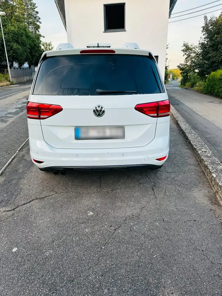 Gebraucht VW Touran 150 PS (110 kW) 2017 Weiß Van / Kleinbus