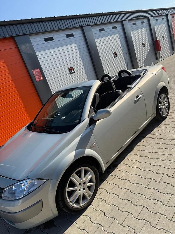 Gebraucht Renault Mégane Cabriolet 135 PS (99 kW) 2004 Silber Cabrio