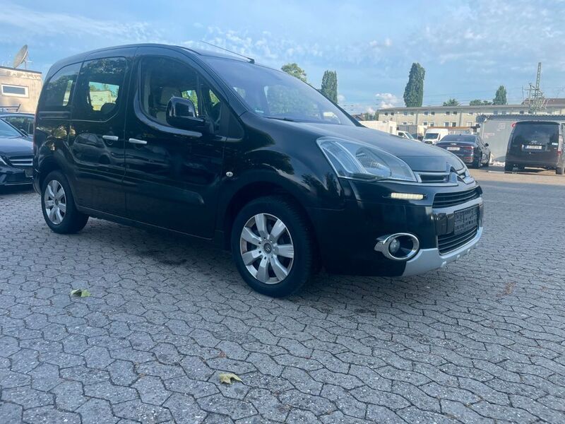 Schwarz Gebraucht 2014 Citroën Berlingo SELECTION Van / Kleinbus | 4.999 € (Guter Preis) - Bild 1/4