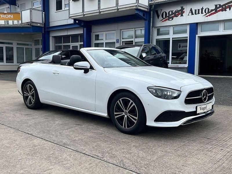 Weiß Gebraucht 2021 Mercedes E220 Cabrio | 39.400 € (Fairer Preis) - Bild 1/4