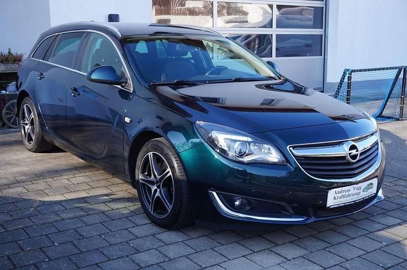 Gebraucht Opel Insignia 170 PS (125 kW) 2017 Smaragd gruen (mi) Kombi