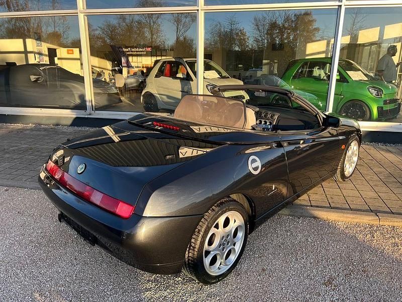Gebraucht Alfa Romeo Spider 150 PS (110 kW) 2002 Schwarz Cabrio