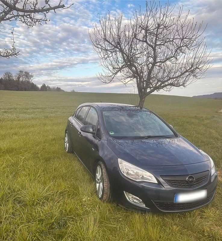 Gebraucht Opel Astra 140 PS (102 kW) 2010 Blau Kleinwagen