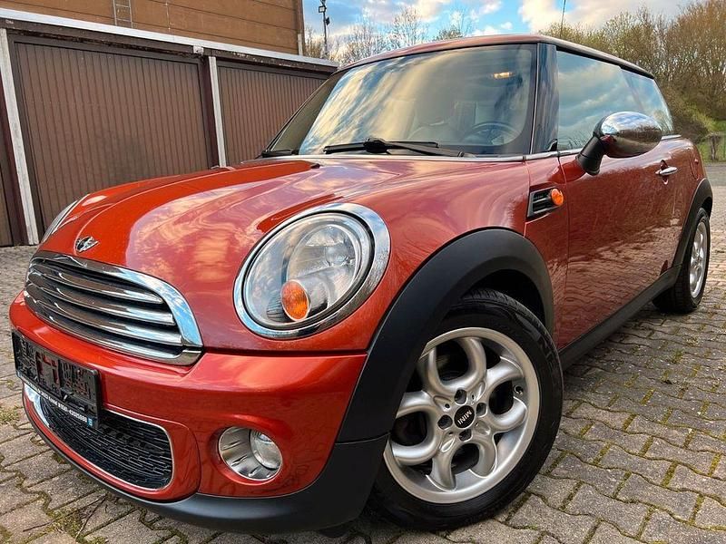 Orange Gebraucht 2011 Mini Cooper D Kleinwagen | 7.450 € (Fairer Preis) - Bild 1/4