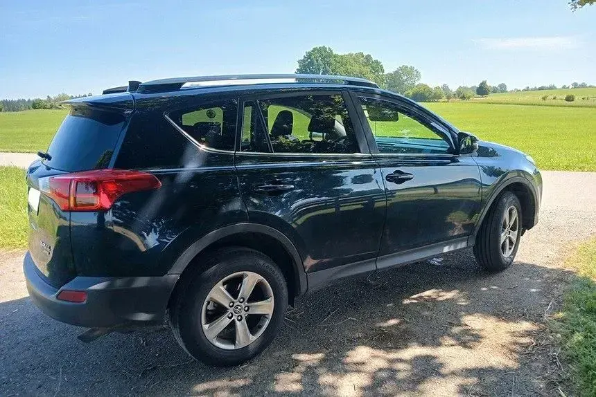 Gebraucht Toyota RAV4 Edition-S 151 PS (111 kW) 2016 Blau SUV