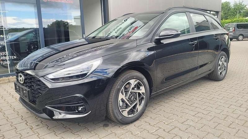 Schwarz Neu 2025 Hyundai i30 Kombi | 24.380 € (Superpreis) - Bild 1/4