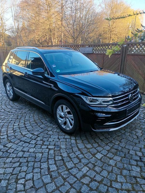 Gebraucht VW Tiguan Exclusive 150 PS (110 kW) 2021 Schwarz SUV