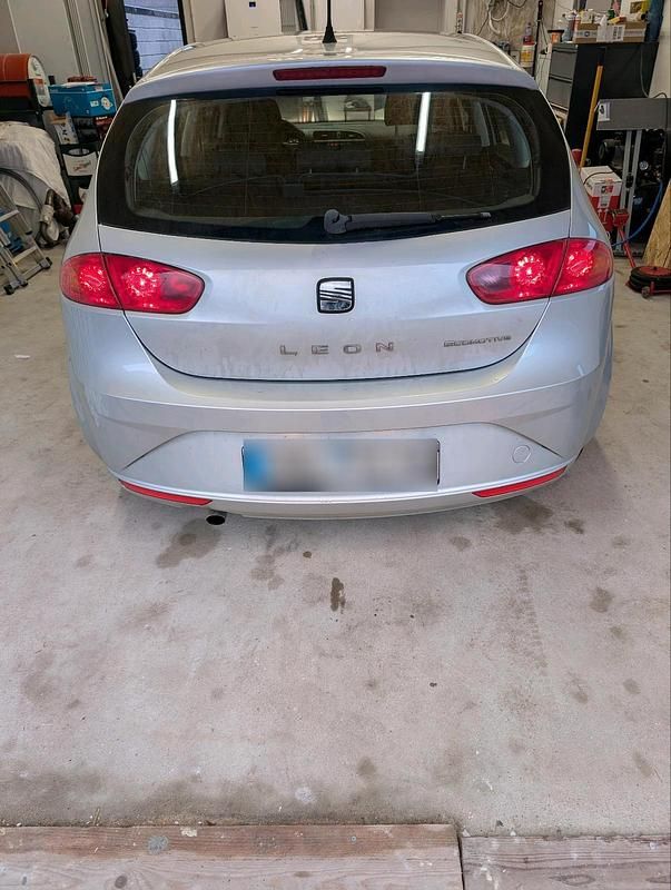 Gebraucht Seat Leon 105 PS (77 kW) 2011 Silber Kleinwagen