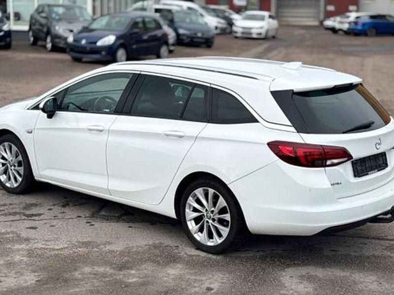 Gebraucht Opel Astra Dynamic 136 PS (100 kW) 2017 Schneeweiss/summitwhite/arctic Kombi