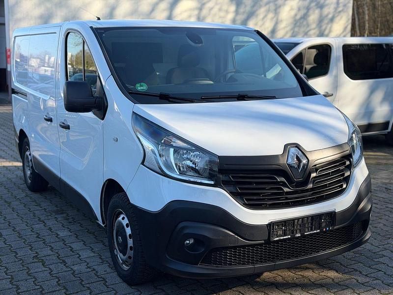 Gebraucht Renault Trafic Komfort 120 PS (88 kW) 2019 Weiß Van / Kleinbus