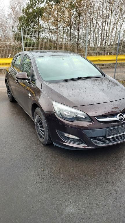 Gebraucht Opel Astra 120 PS (88 kW) 2014 Braun Limousine