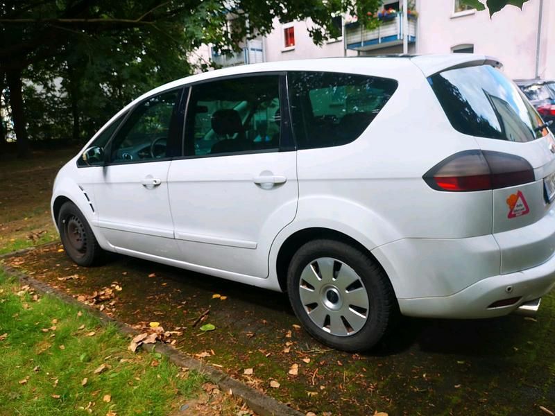 Weiß Gebraucht 2006 Ford S-MAX S Van / Kleinbus | 1.500 € (Guter Preis) - Bild 1/4