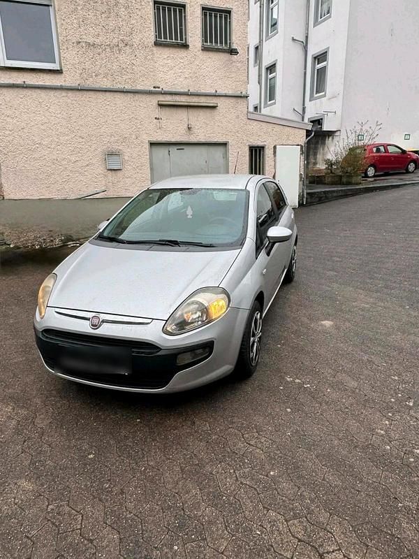 Gebraucht Fiat Punto 65 PS (47 kW) 2010 Grau Kleinwagen