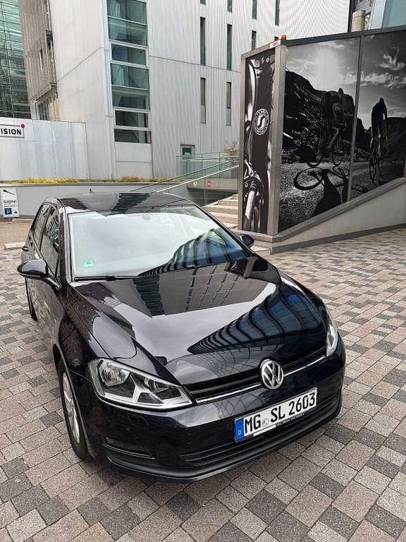 Schwarz Gebraucht 2015 VW Golf VII Limousine | 8.300 € (Guter Preis) - Bild 1/4