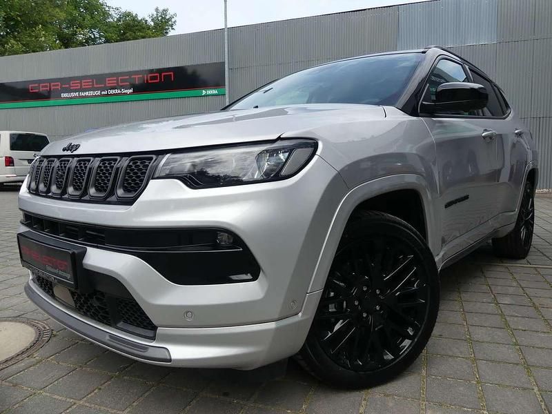 Gebraucht Jeep Compass 131 PS (96 kW) 2023 Silber SUV