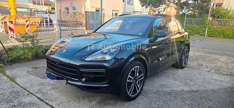 Schwarz Gebraucht 2019 Porsche Cayenne Turbo SUV | 61.990 € - Bild 1/4