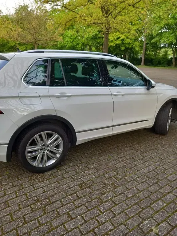 Gebraucht VW Tiguan Sound 150 PS (110 kW) 2017 Weiß SUV