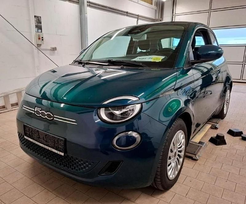 Gebraucht Fiat 500e 86 kW (118 PS) 2023 Grün Kleinwagen