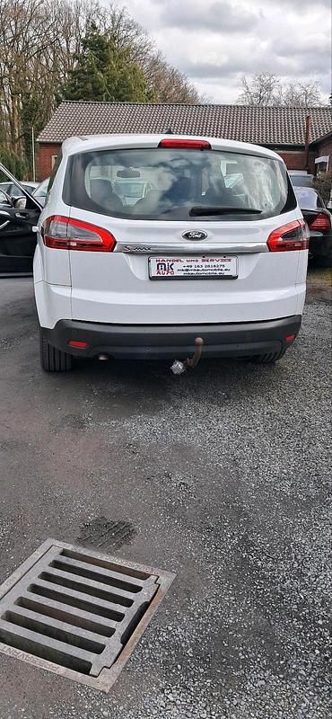 Gebraucht Ford S-MAX S 140 PS (102 kW) 2013 Weiß Van / Kleinbus