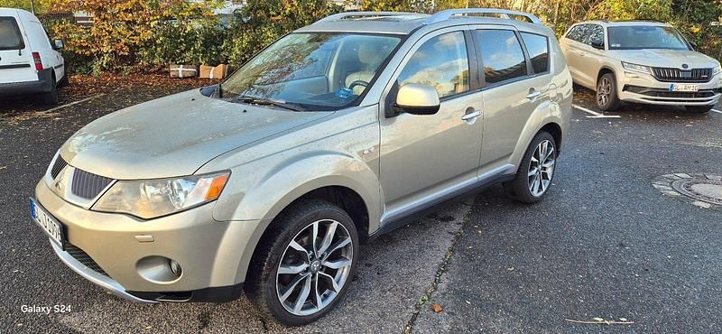 Gold Gebraucht 2008 Mitsubishi Outlander SUV | 2.890 € (Superpreis) - Bild 1/4