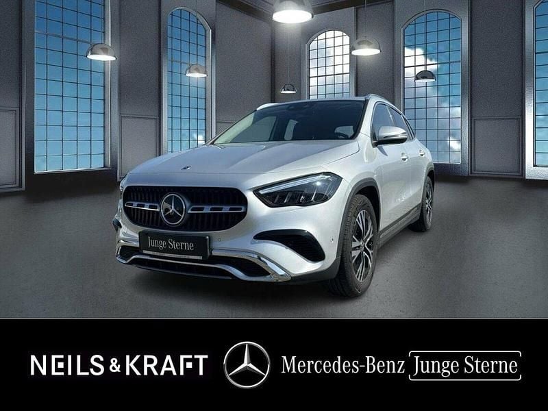Iridiumsilber Gebraucht 2023 Mercedes GLA220 SUV | 42.450 € (Guter Preis) - Bild 1/4