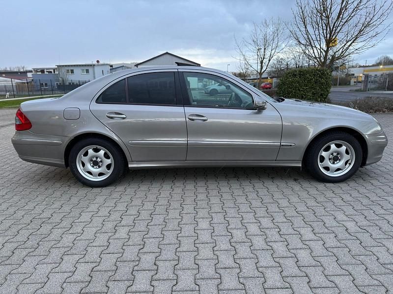 Gebraucht Mercedes E220 170 PS (125 kW) 2007 Limousine