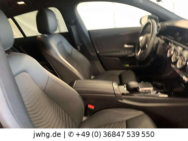 Gebraucht Mercedes CLA250e 218 PS (160 kW) 2022 Nachtschwarz Limousine