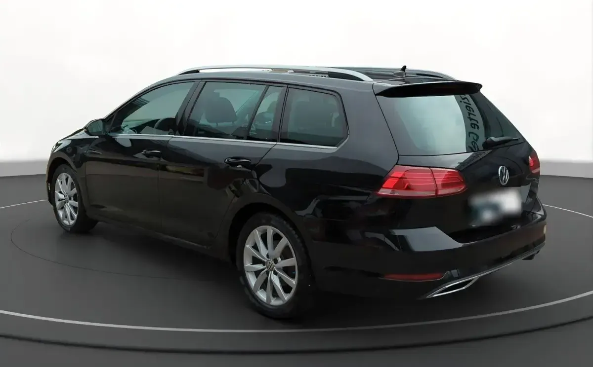 Gebraucht VW Golf VII Highline 150 PS (110 kW) 2019 Schwarz Kombi