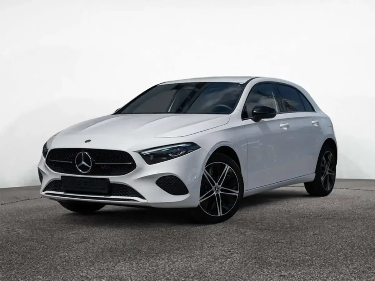 Gebraucht Mercedes A250 Progressive 163 PS (119 kW) 2025 Weiss polarweiß Limousine