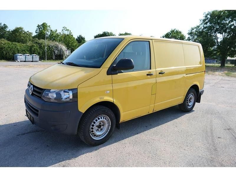 Second-hand VW Transporter 84 CP (61 kW) 2011 Galben Van