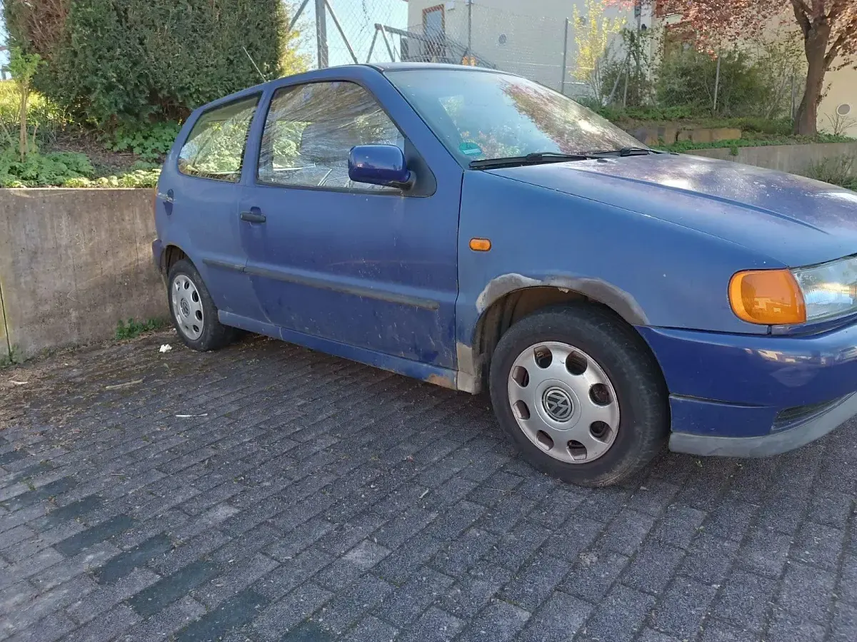 Gebraucht VW Polo 60 PS (44 kW) 1996 Blau Kleinwagen