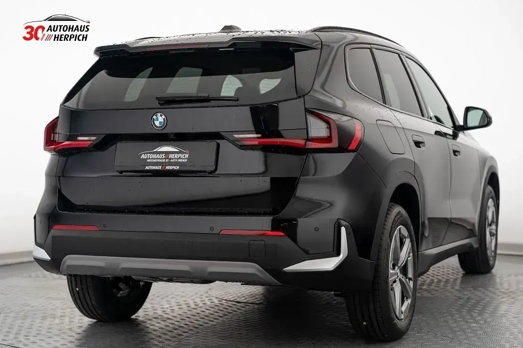 Gebraucht BMW X1 163 PS (119 kW) 2026 Black sapphire metallic SUV