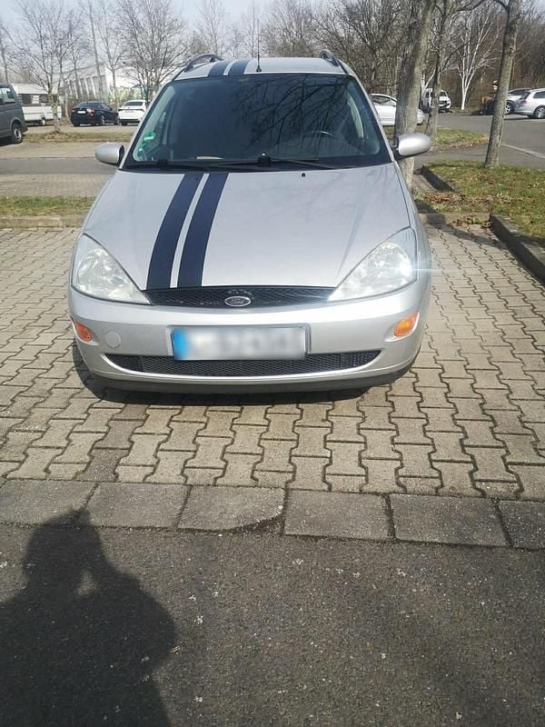 Second-hand Ford Focus 101 CP (74 kW) 2003 Argintiu Break